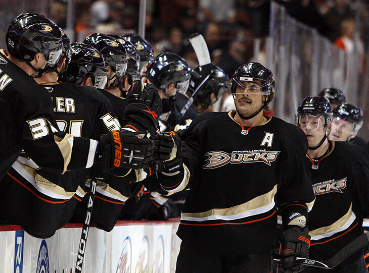 Нхл про. Corey Perry and Ryan Getzlaf. Forecheck Hockey.