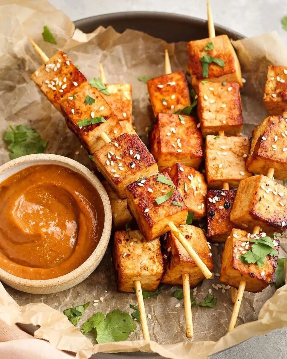 Шашлычки из ТОФУ с острым арахисовым соусом 