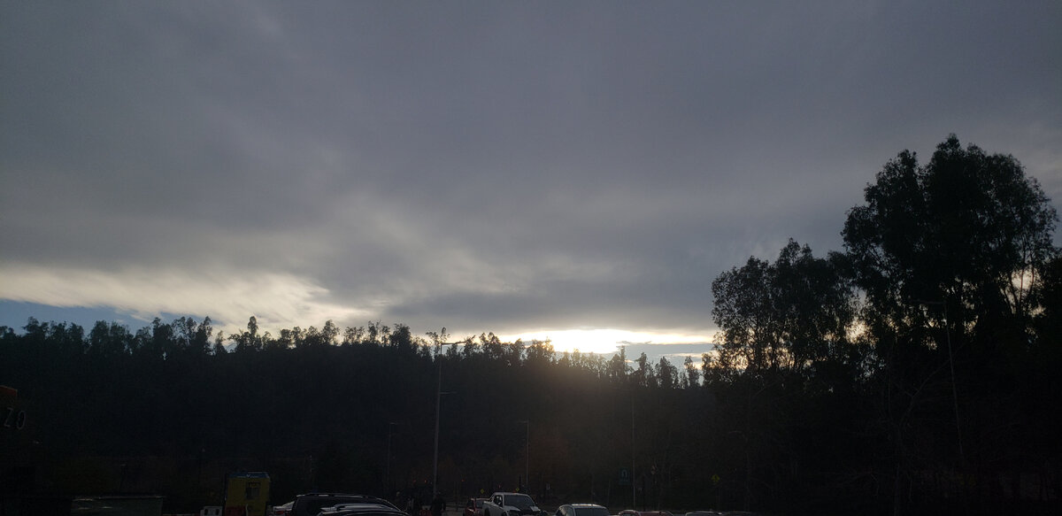 Два дня в Сантьяго шли дожди и вот наконец небо начало потихоньку проясняться.