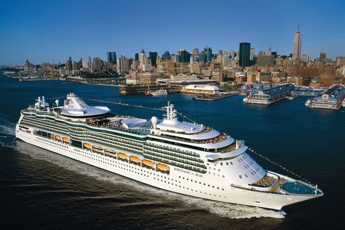 Морские круизы. Serenade of the Seas лайнер. Круизные лайнеры в персидском заливе. Морские круизы персидский залив. Морской круиз Дубай