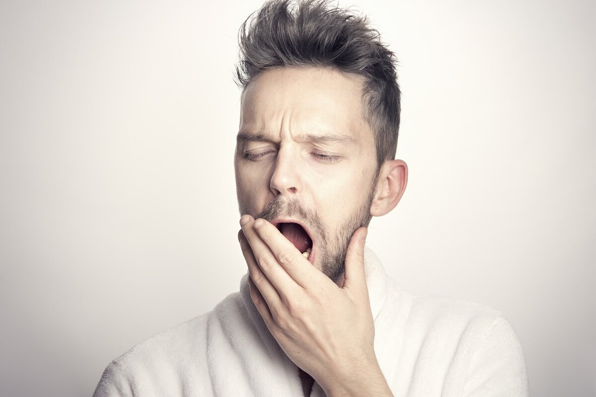 Недостаток сна заставляет нас чувствовать ложный голод. Источник: pixabay.com