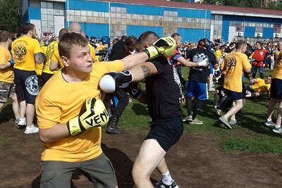    Массовый кулачный бой на празднике спорта в Реутове ©Ксения Казакова Фото