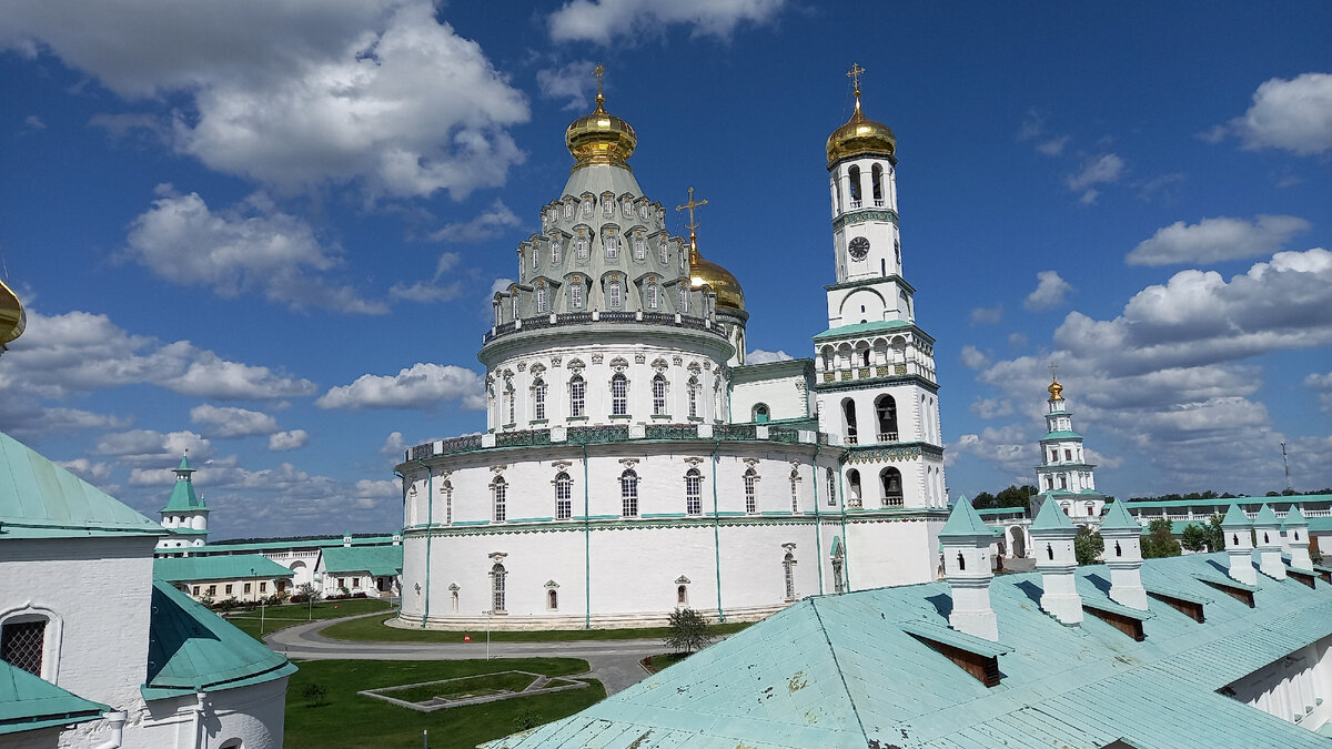 Новый Иерусалим, вид  с крепостной стены 