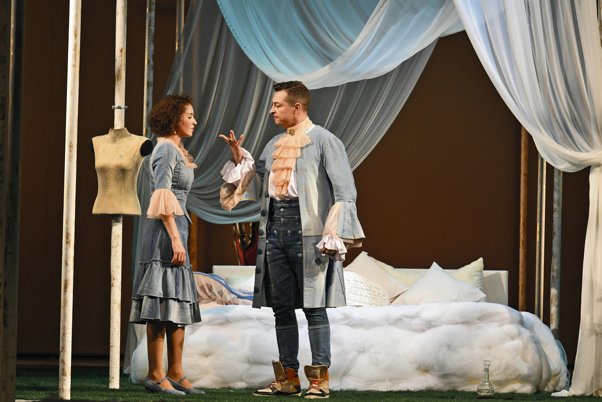 Одно абсолютно счастливое семейство