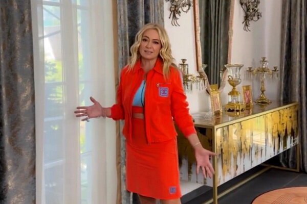 «Какие шторы изысканные! Как дизайн гостиной обновился!» - Яна Рудковская преобразила дом в Подмосковье - ФОТО 2023 год