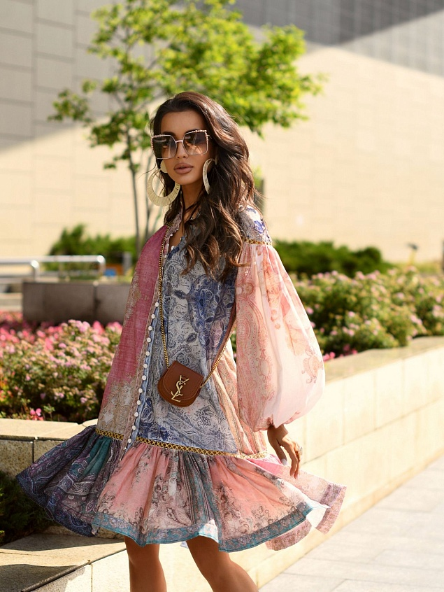 Что носить летом, чтобы выглядеть стильно и чувствовать себя максимально комфортно?  Ответ прост - подходят все варианты! Платья, юбки, брюки, костюмы, главное знать, как их сочетать!-2