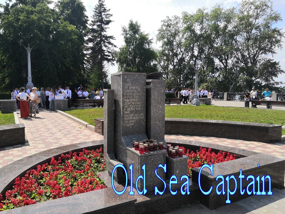 я тоже пришел заранее, смог снять процесс сбора участников. фото автора