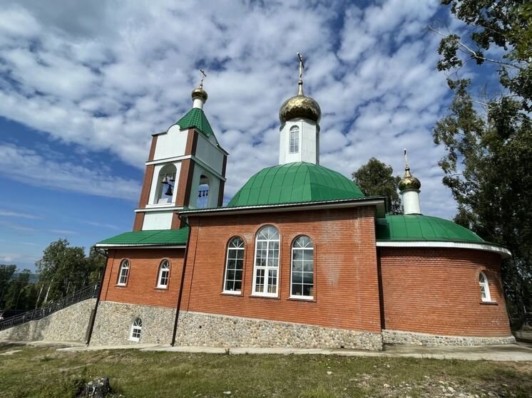     ХРАМ В ЧЕСТЬ СВЯТЫХ ПЕРВОВЕРХОВНЫХ АПОСТОЛОВ ПЕТРА И ПАВЛА С. СУХАЯ. Фото: пресс-служба Улан-Удэнской и бурятской Епархии.