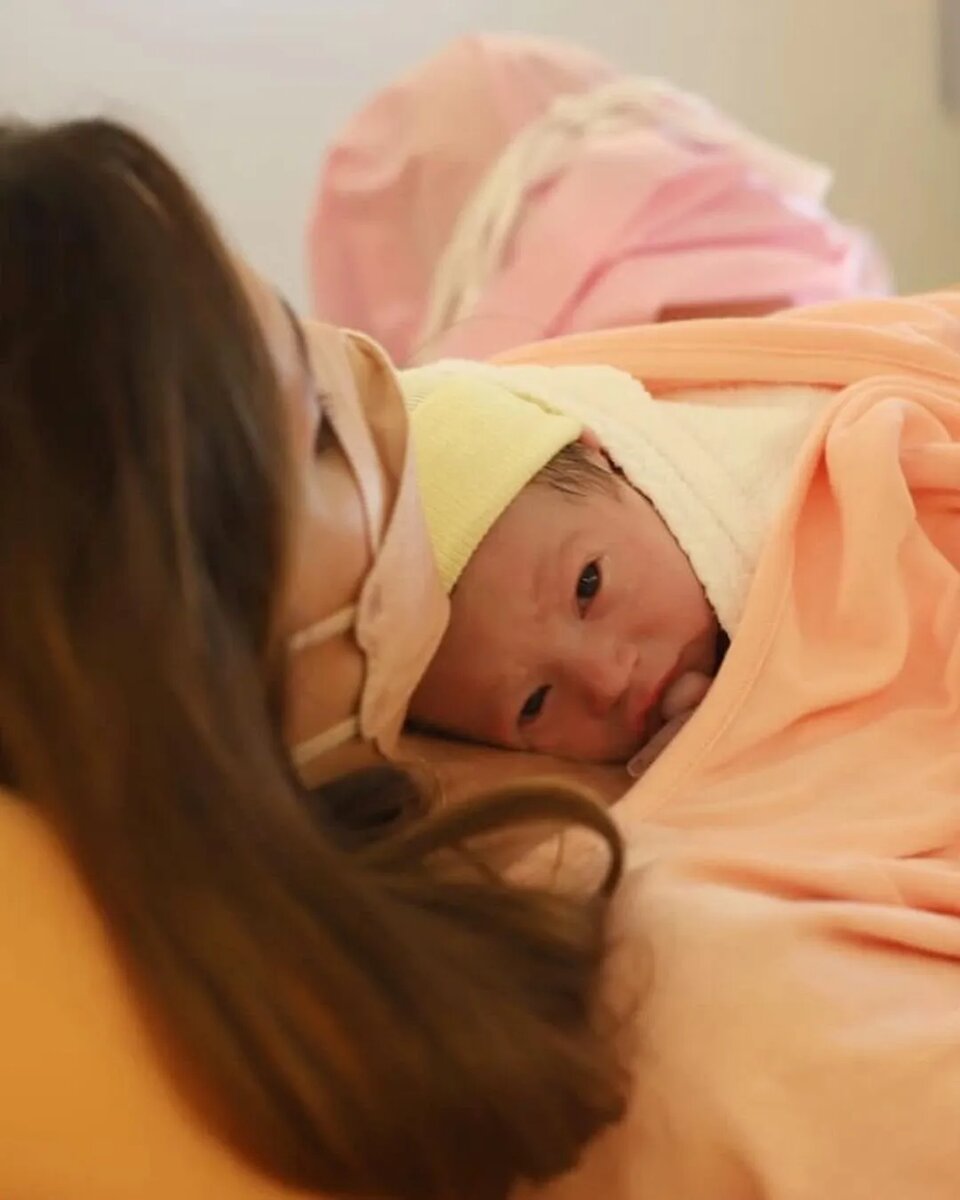 Жена PewDiePie с первенцем. Источник: социальные сети PewDiePie   📷