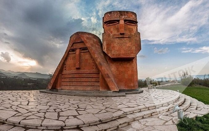 Символ Нагорно-Карабахской Республики (Республики Арцах)