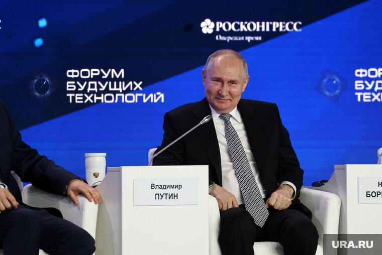    Обдумыванием конкретных решений я занимаюсь и днем, и ночью, заявил Владимир Путин