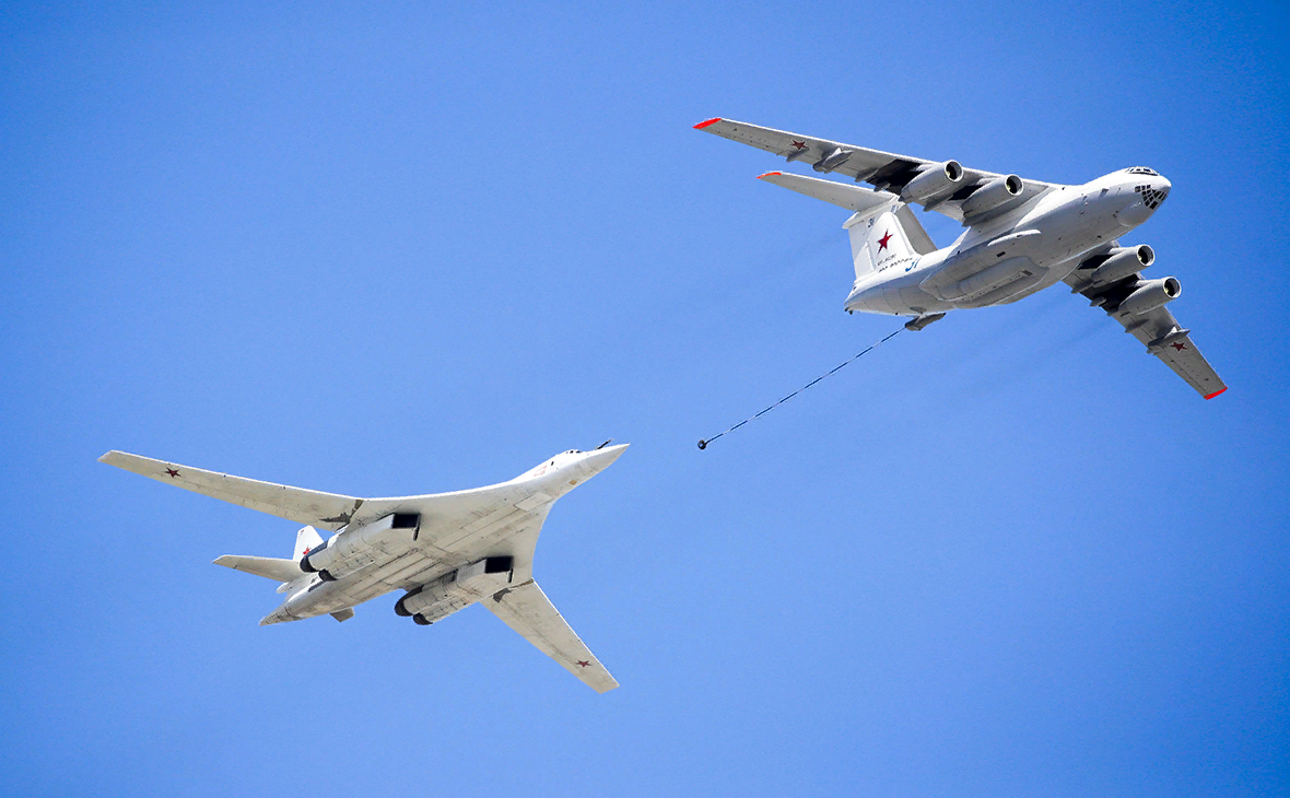 Ту-160 белый лебедь. Белый лебедь самолет ту 160. Стратегический ракетоносец ту-160 белый лебедь. Ту 160 ВКС России.