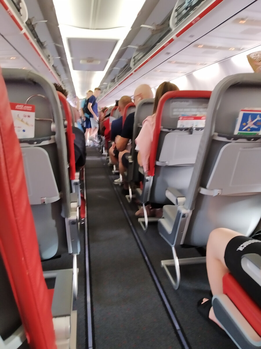 В самолёте компании Jet2
