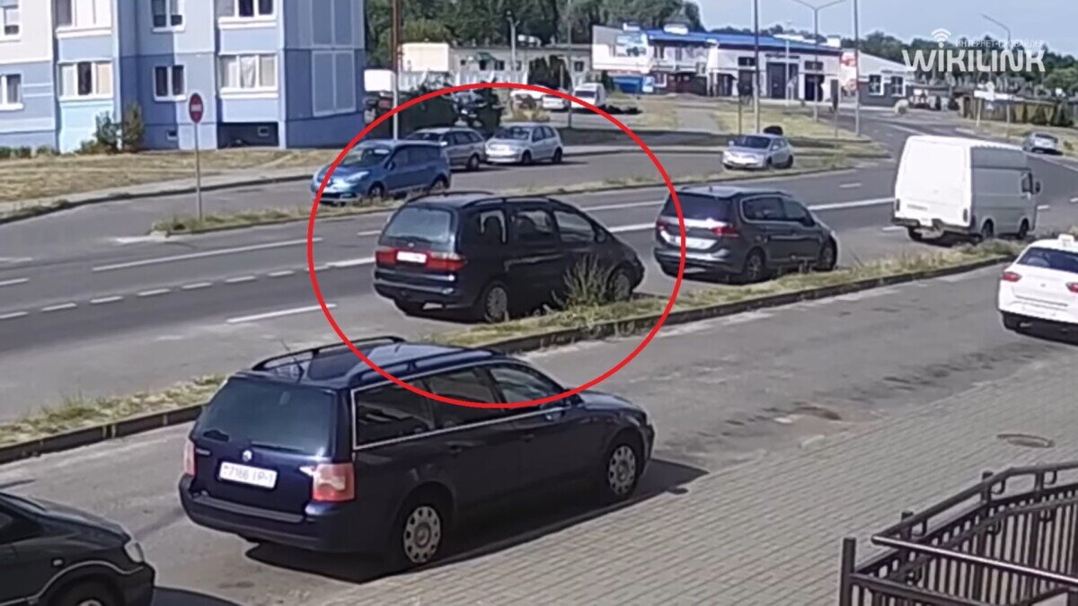 доехав до светофора у водителя внезапно заглох мотор
