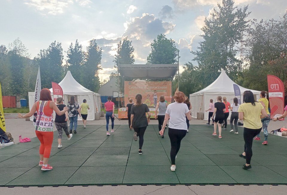    Зумба — одна из самых популярных тренировок. Елена ЧЕЧЕНИНА