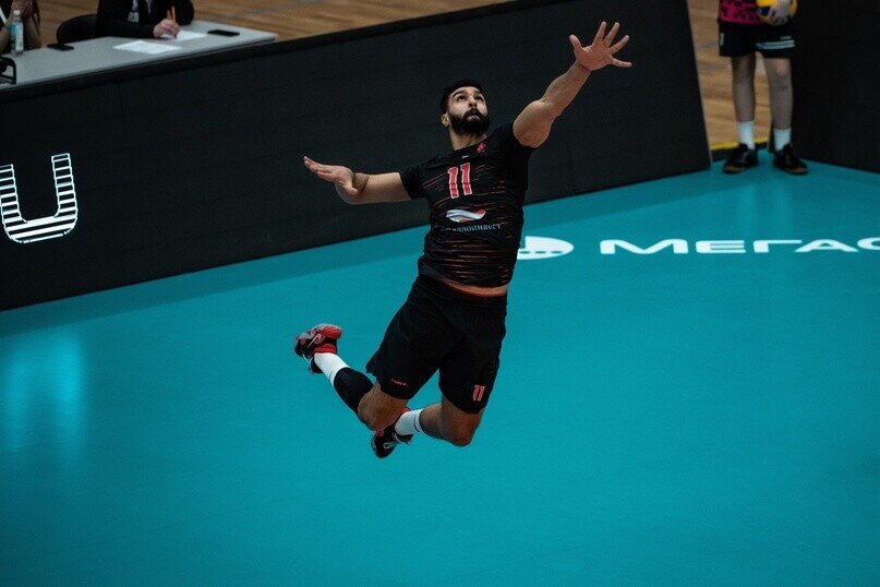 ​В новом сезоне у «Белогорья» будет два разноплановых игрока на доигровке (Чжан, Тетюхин), на диагонале Аль Хачдади, а в связующих Порошин. Фото: vk.com/belogorievolley