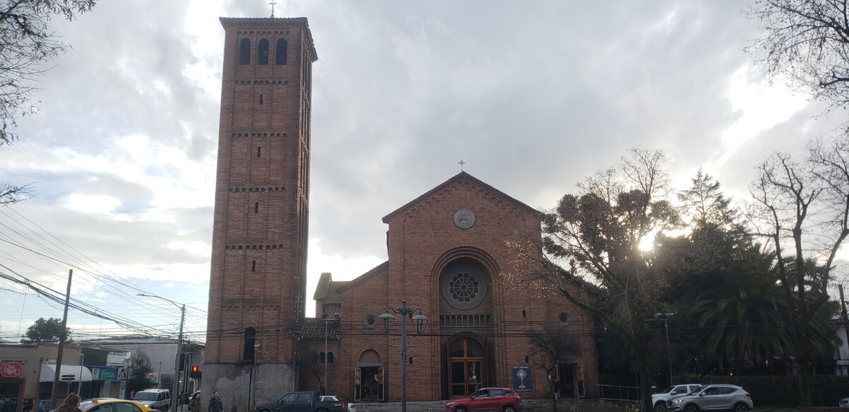 Церковь в центре города - Кафедральный собор Сан Амброзио де Линарес