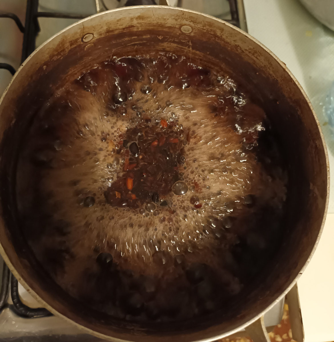 Варил 4 раза по 15 минут,менял воду