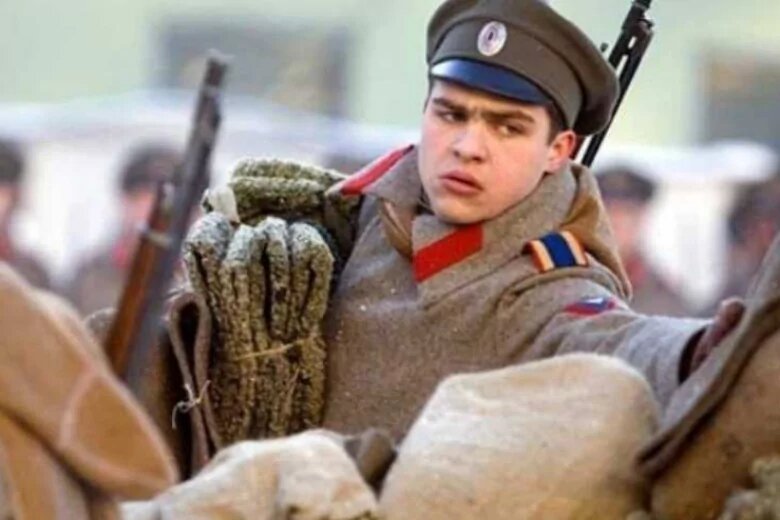     Николай Ефремов в сериале "Белая гвардия".