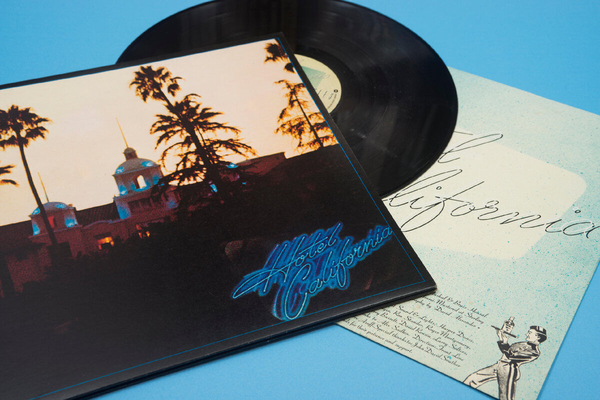 Hotel California винил. Hotel California - Eagles «Hotel California» album photo. Eagles – Hotel California.