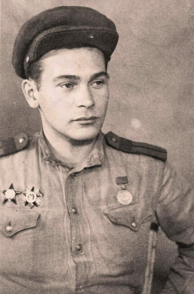 ​Харис Якупов прошел всю войну. На фото он в 1945 г. Фото: предоставлено Фаридом Якуповым