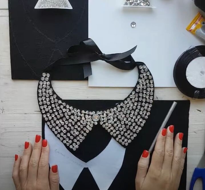    Накладной воротник   
Источник: Скриншот из видео