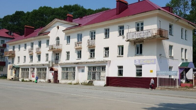 Первый трехэтажный дом в с. Синегорске