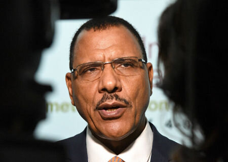    Свергнутый президент Нигера попросил США о помощи