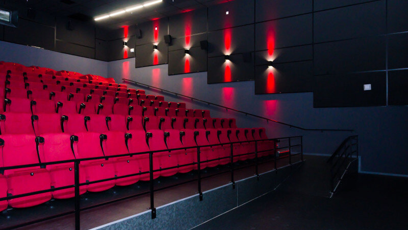     Кинотеатр. Зал Фото предоставлено Компанией «Киномир»