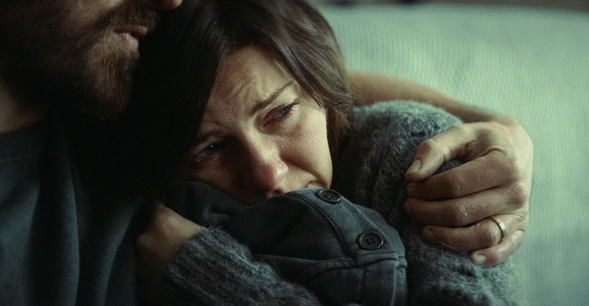 Элиша Катберт давно выросла из подростковых ролей и в фильме «Подвал» примеряет на себя амплуа матери взрослых деток