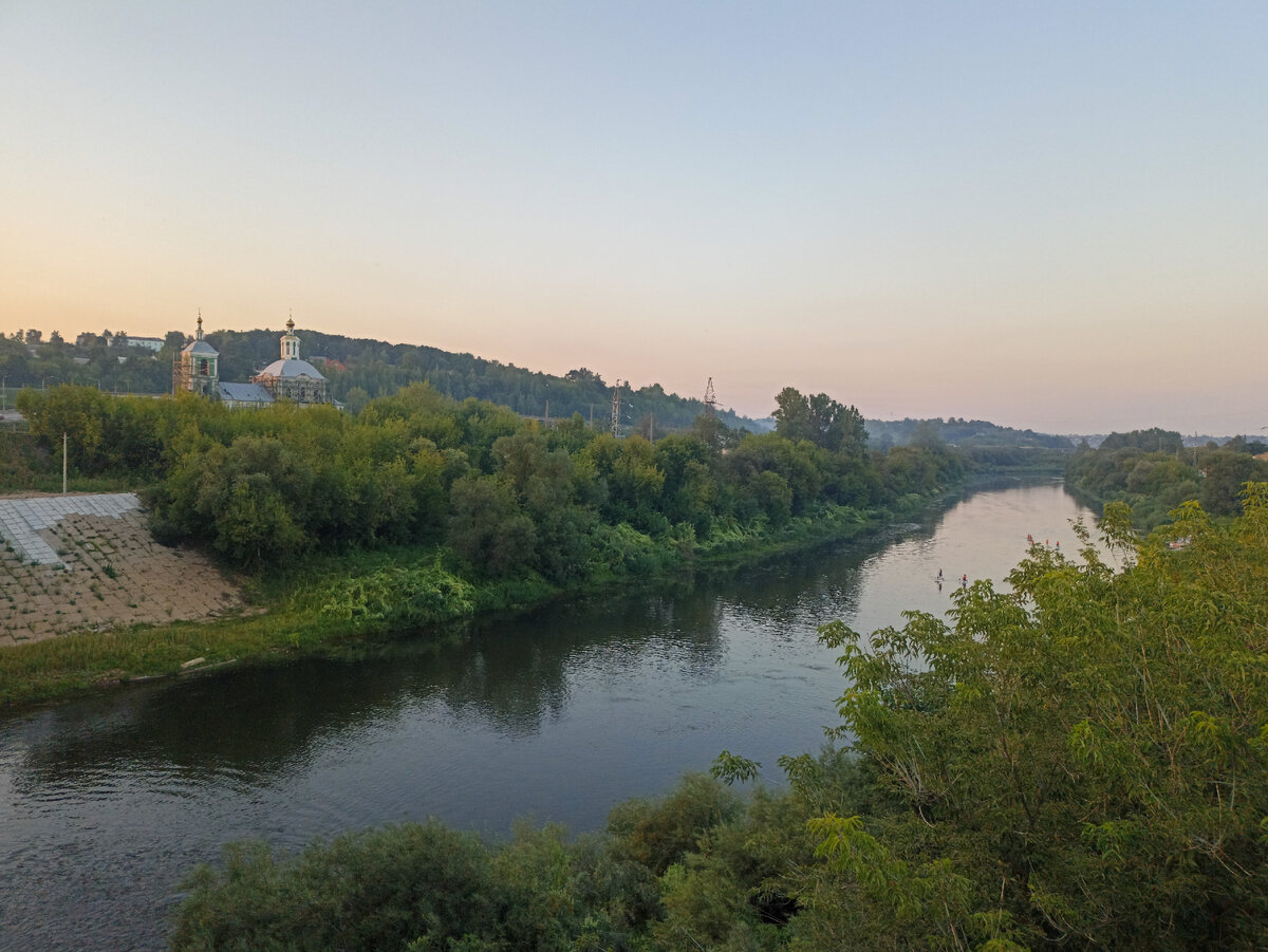 Вид на реку Днепр через Крестовоздвиженский мост
