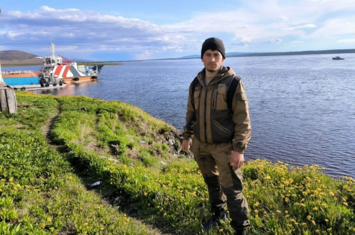    Молодому человеку нравится Чукотка, но домой он всё равно вернётся.