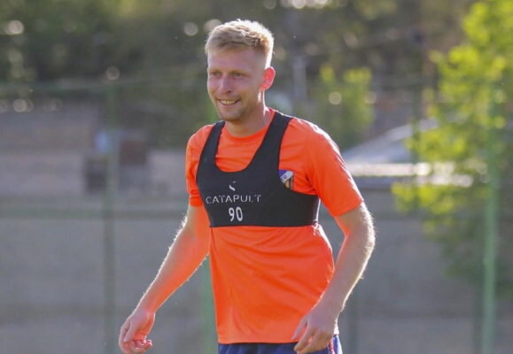    Футболист Олег Поляков