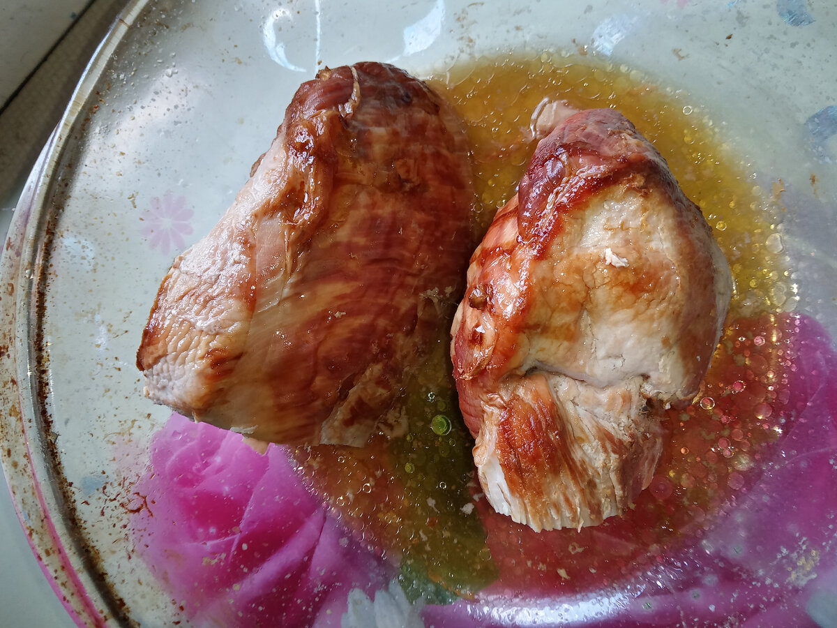 Грудка индейки, виновницы переполоха уже приготовлена в аэрогриле- вкусная, мягкая и (как у нас водится) без соли