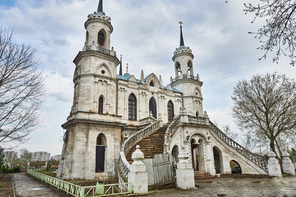 готический храм в быково