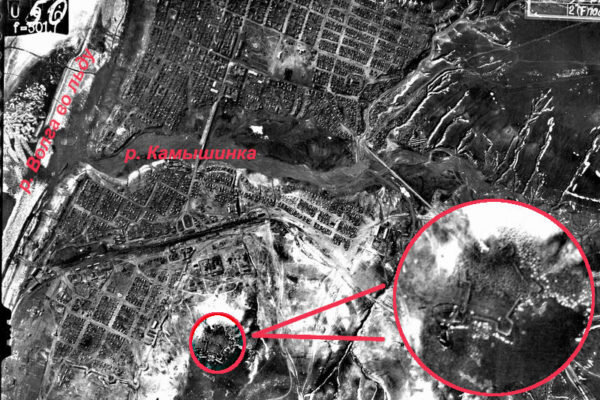    Камышин. Снимок немецкой разведки (дано увеличение крепости и указаны ориентиры)
