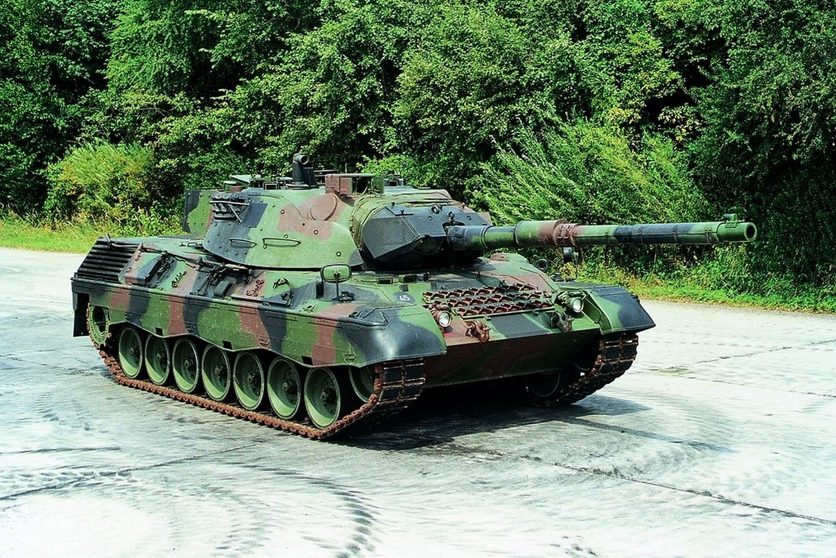  flickr.com/bronpancerna (Leopard 1A5)
