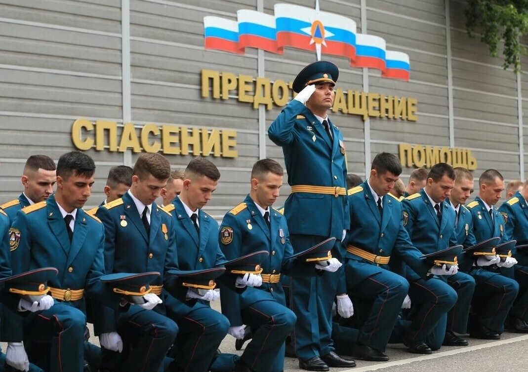    Льготы и гарантии сотрудникам МЧС России: компенсации и другие денежные выплаты