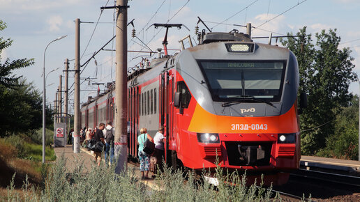 Поезда на перегоне Тарханы - Липовский Приволжской железной дороги. Июль 2023 года.