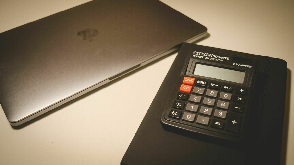     Цифровой рубль, анонсированный Центробанком, в действии. Теперь официально: Госдума приняла закон о цифровом рубле. Регулятор называет цифровой рубль новой формой национальной валюты. Эксперты сравнивают его с «цифровым концлагерем».