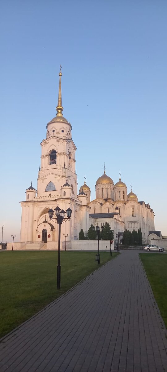 Начали с Успенского собора