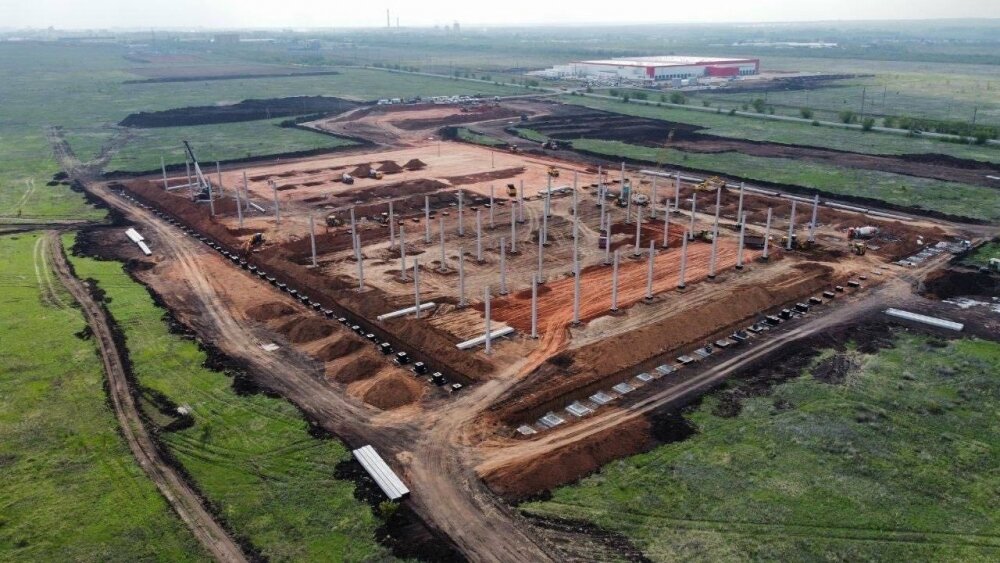    Строительная площадка будущего предприятия на территории ОЭЗ "Оренбуржье". Фото: ОЭЗ ПГТ "Оренбуржье"