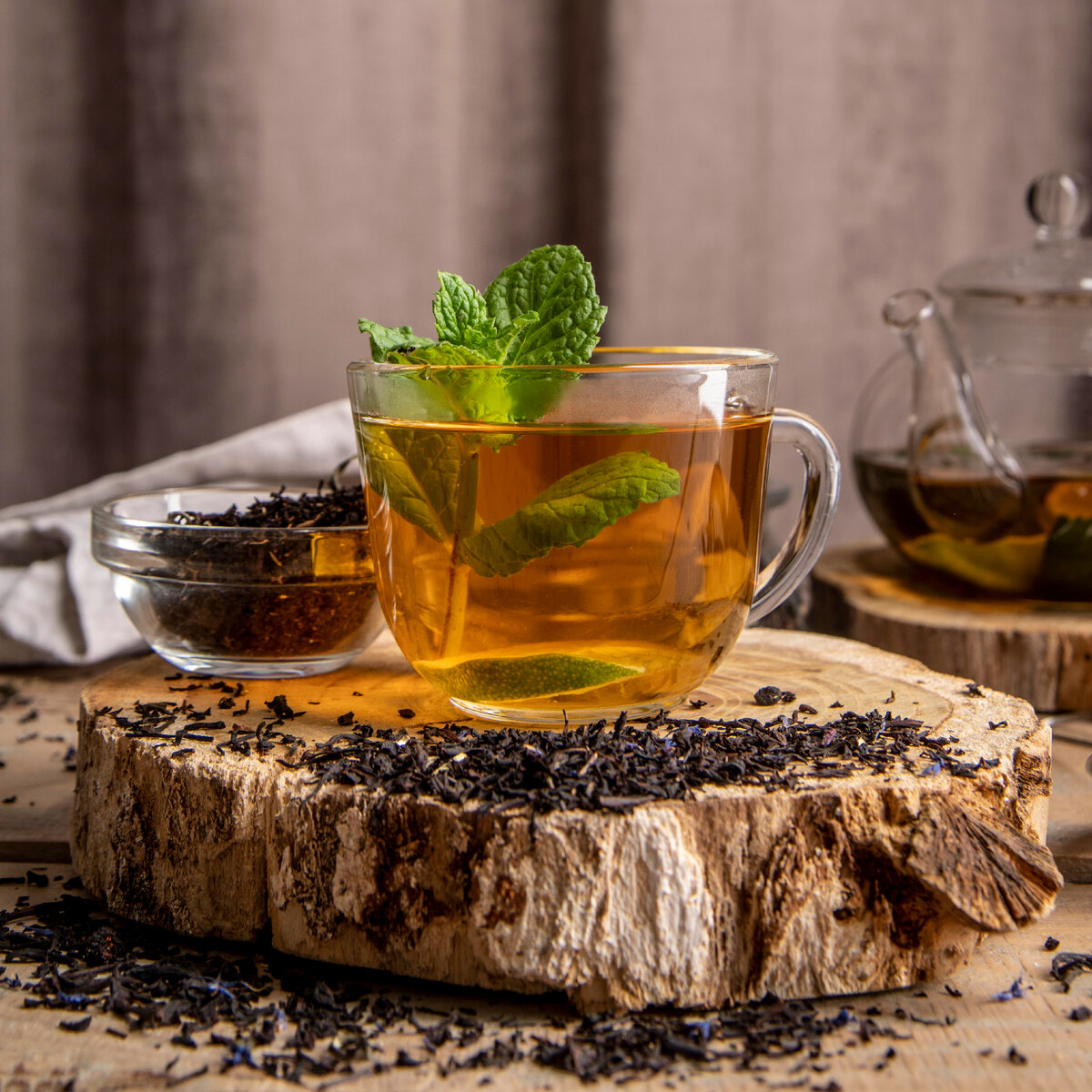 Изображение от <a href="https://ru.freepik.com/free-photo/cup-with-tea-mint_8384266.htm#query=%D1%82%D1%80%D0%B0%D0%B2%D1%8F%D0%BD%D0%BE%D0%B9%20%D1%87%D0%B0%D0%B9&position=4&from_view=search&track=ais">Freepik</a>