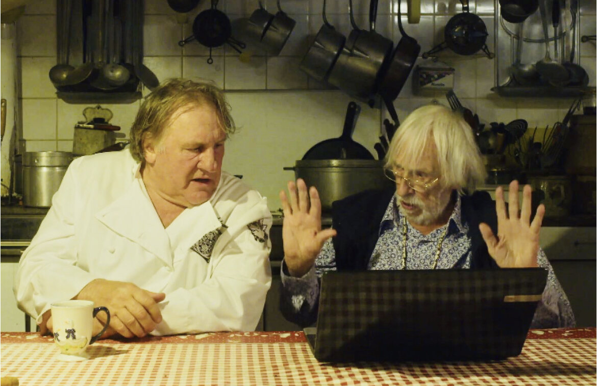 Разве не настольгирующе смотреть на эту парочку стариков?)