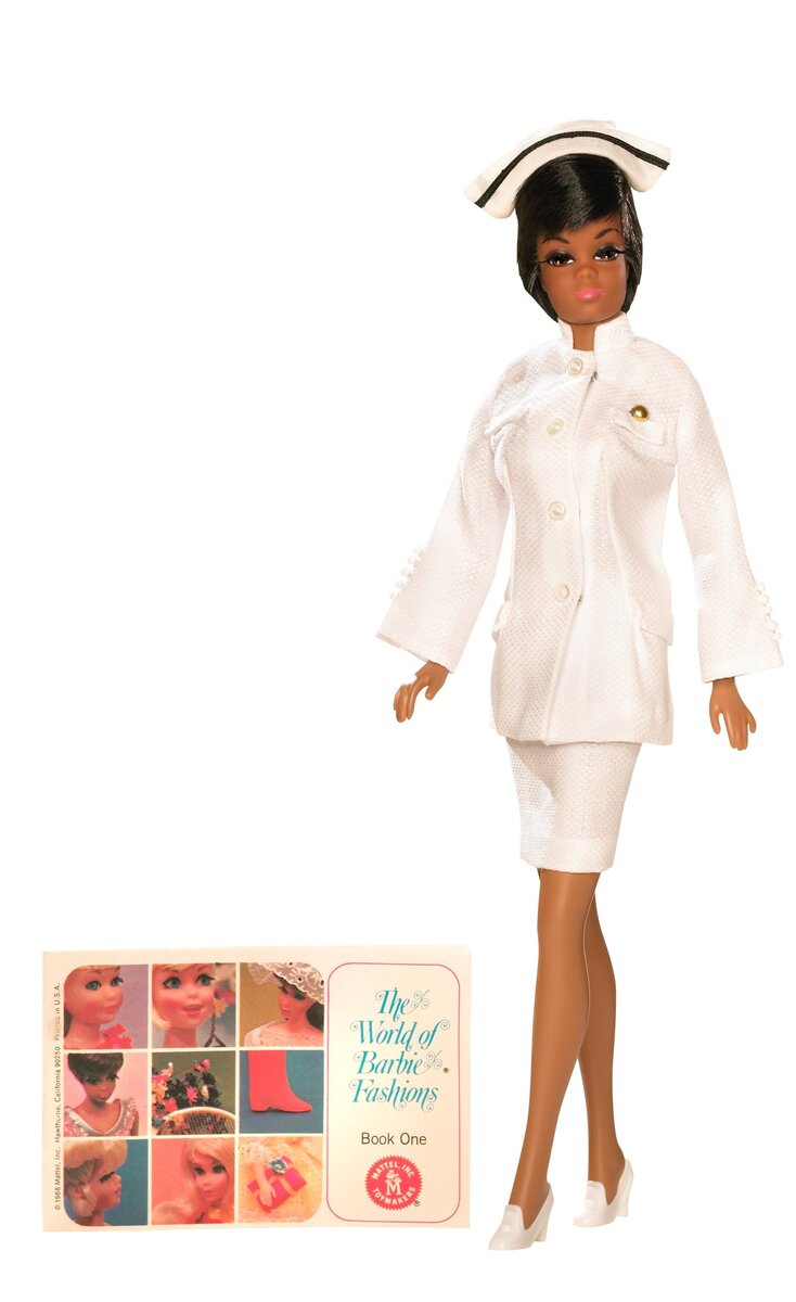    Кукла Джулия m.media.amazon.com