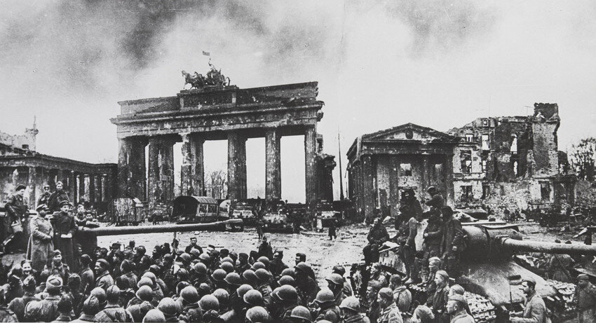 Евгений Халдей, Германия, май 1945