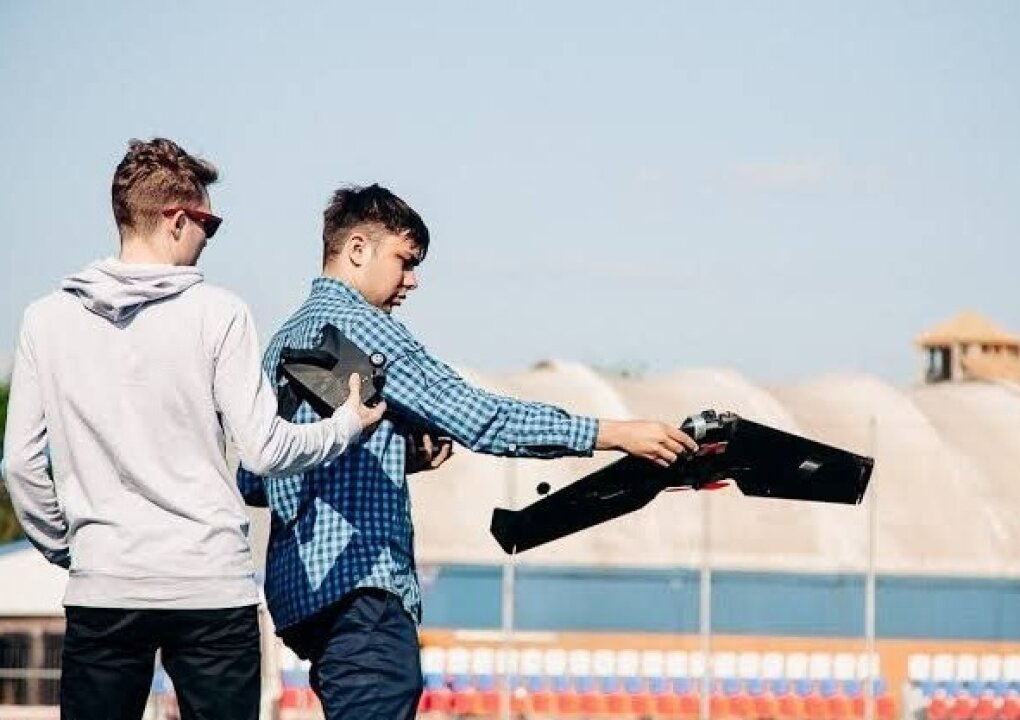    С 1 сентября школьников могут начать обучать пользованию дронами