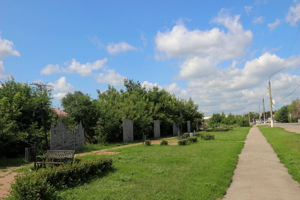 Небольшой сквер "Сказка" на улице Советская.