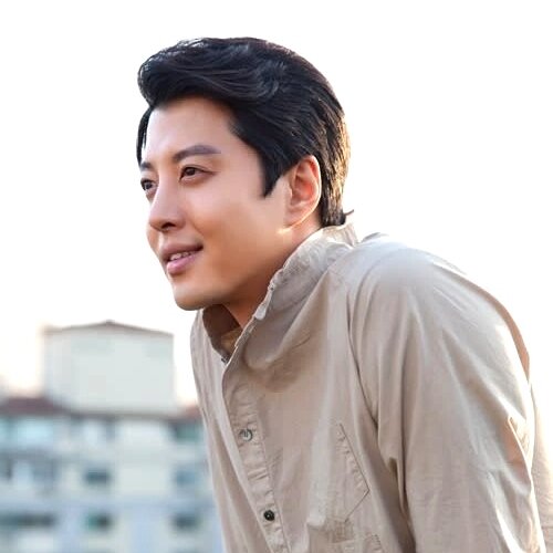 Южнокорейский актёр. 