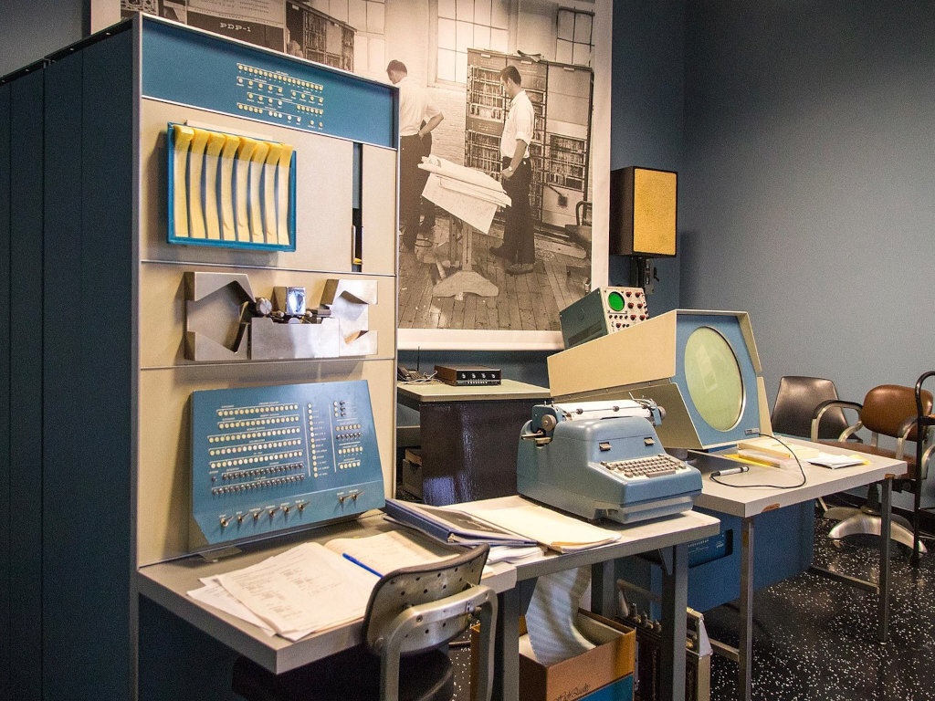 Компьютер PDP-1. Фото из открытых источников.